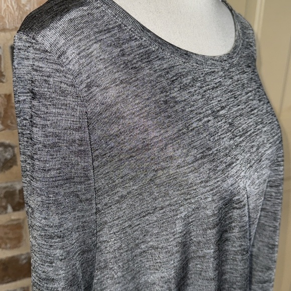 Jane & Delancey Gray Shimmer Twist Knotted Top Lightweight Long Sleeve Sz M - Picture 3 of 12